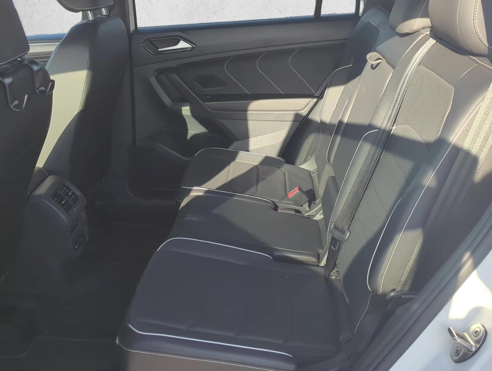 2022 Volkswagen Tiguan 2.0T SEL R-Line 4MOTION