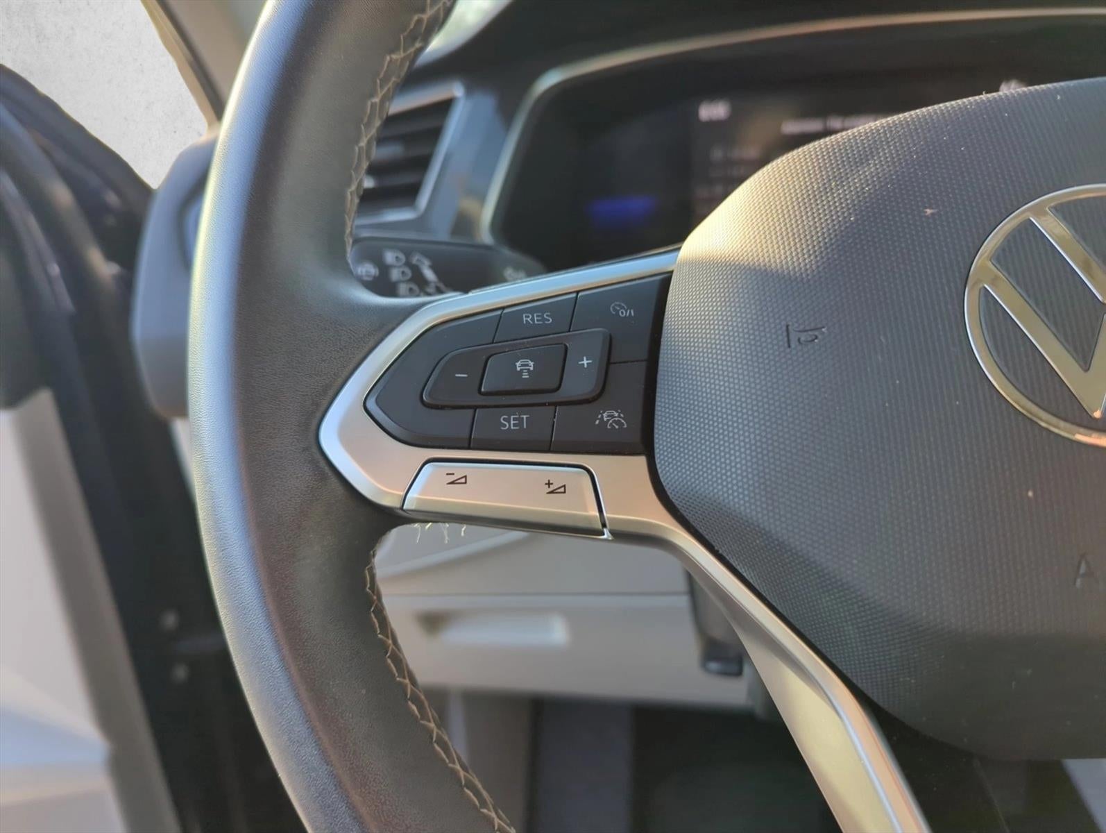 2023 Volkswagen Tiguan 2.0T SE FWD