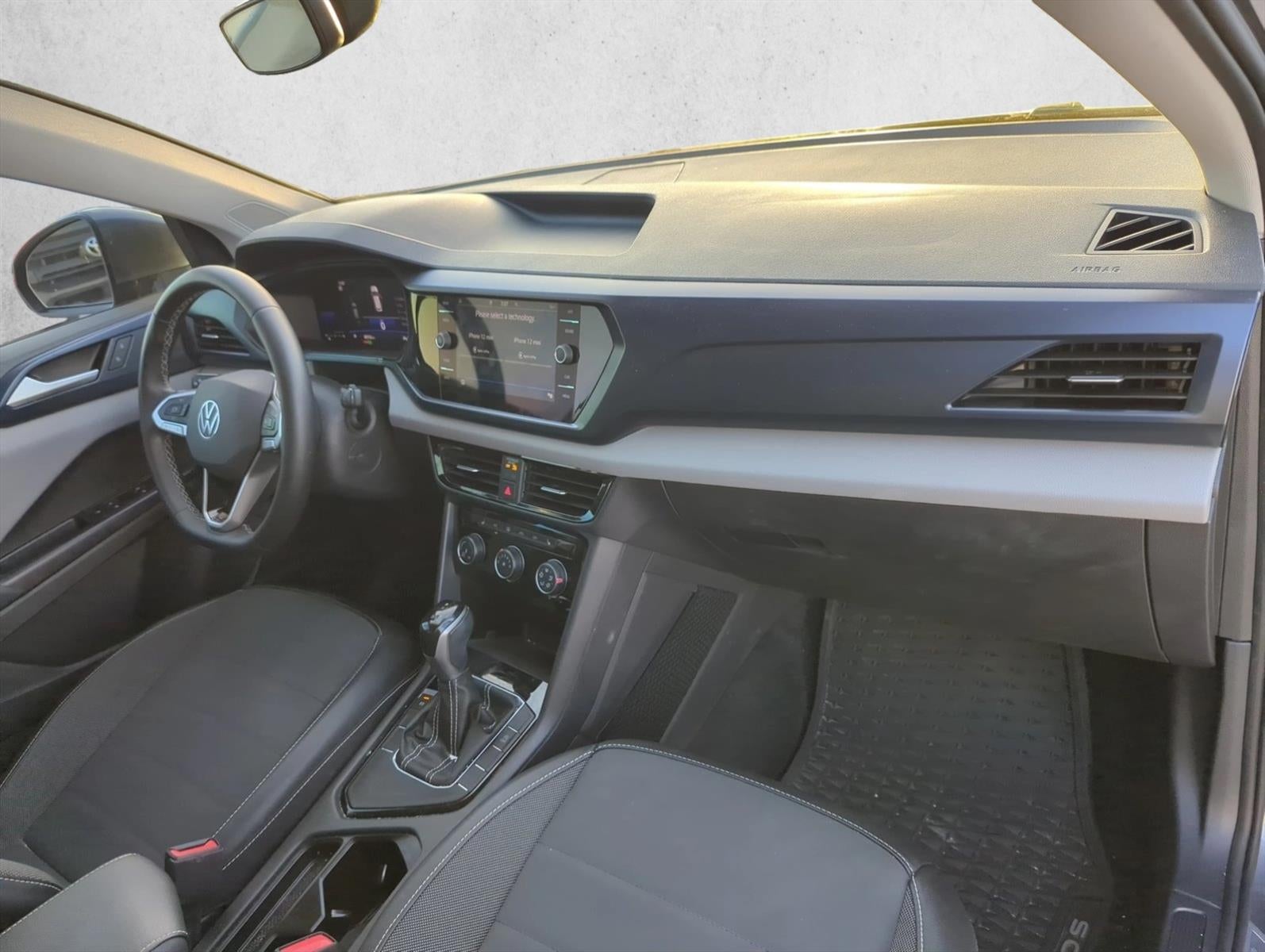 2023 Volkswagen Taos SE FWD