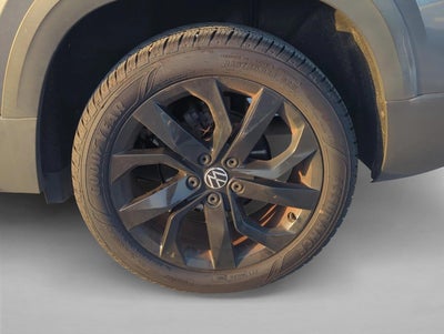 2023 Volkswagen Taos SE FWD