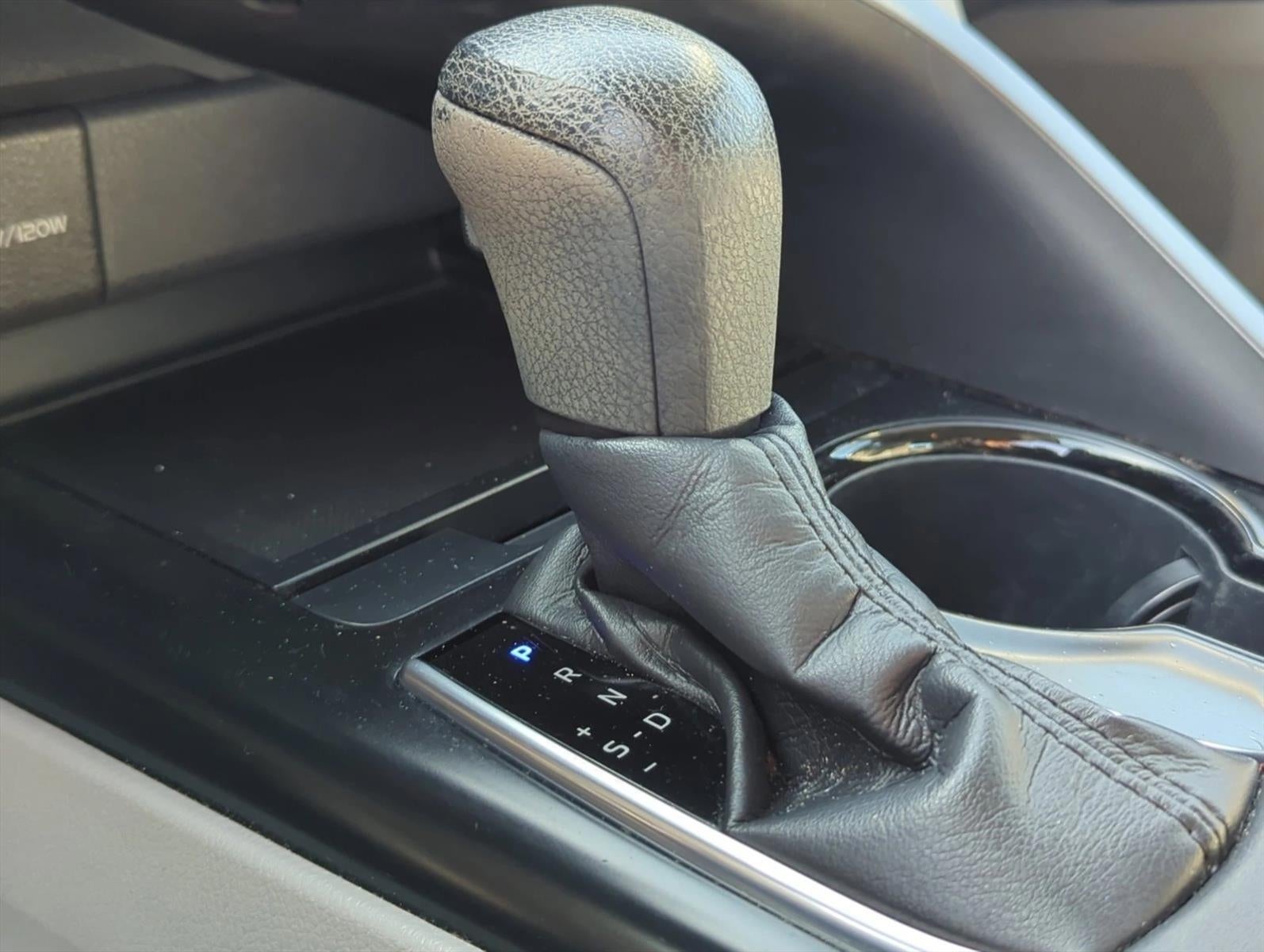 2019 Toyota Camry LE Auto (SE)