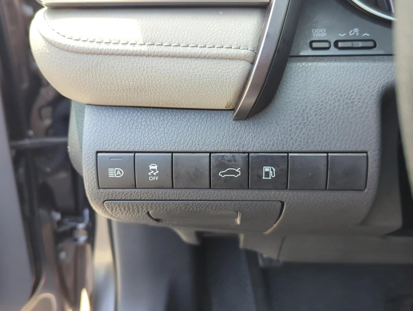 2018 Toyota Camry LE Auto (SE)