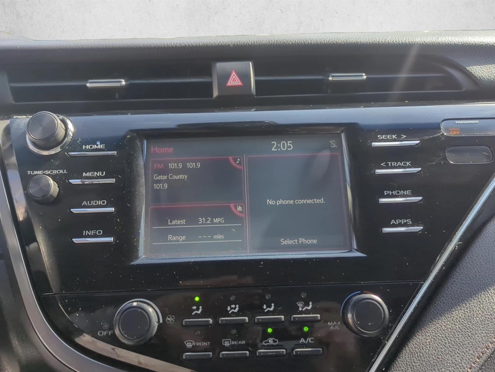 2018 Toyota Camry LE Auto (SE)