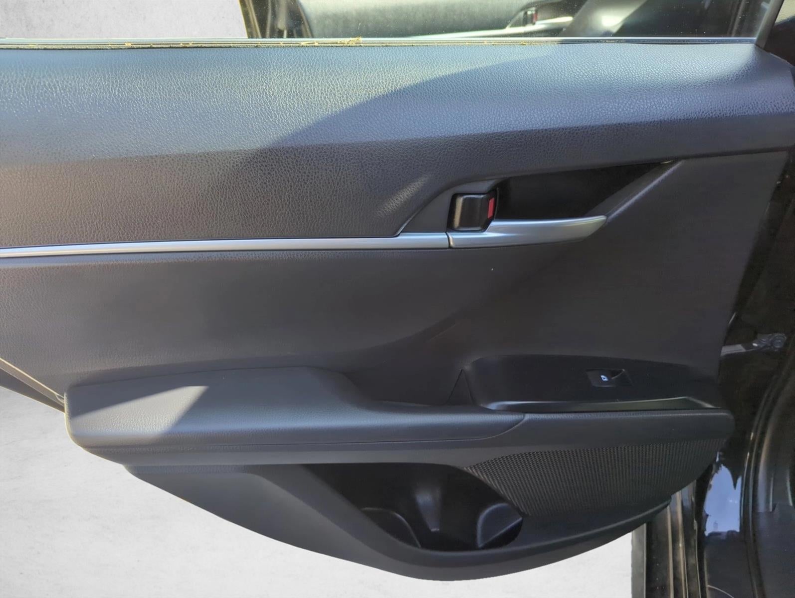 2018 Toyota Camry LE Auto (SE)