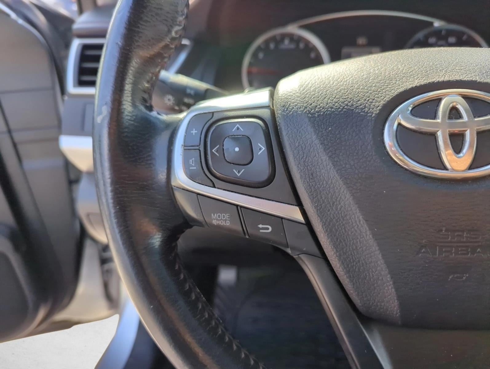 2016 Toyota Camry 4dr Sdn I4 Auto SE (SE)