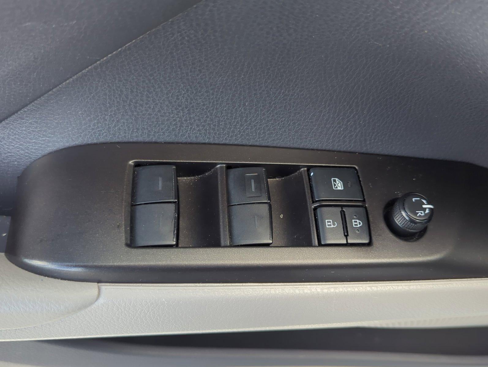 2022 Toyota Camry LE Auto (SE)