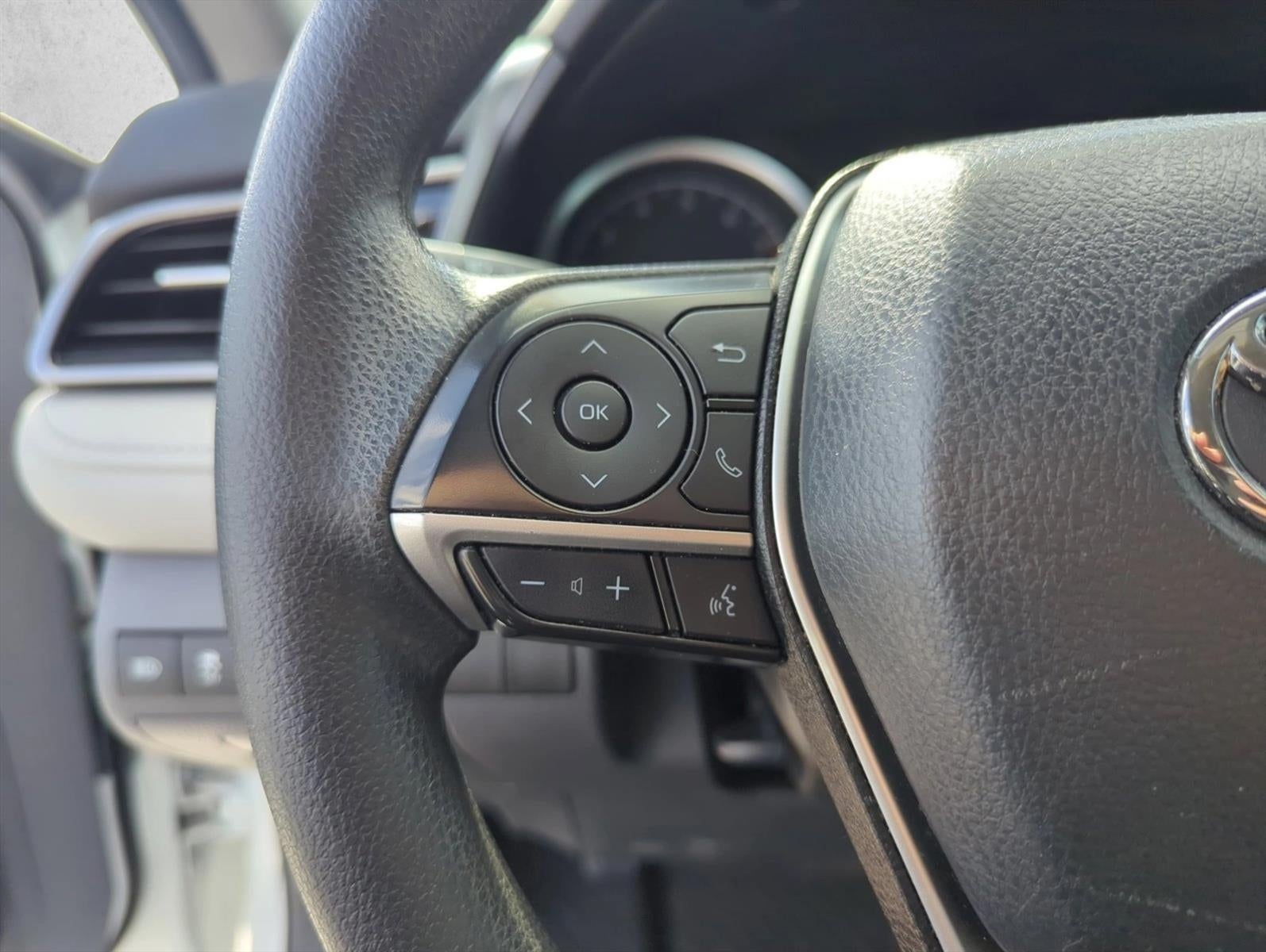 2022 Toyota Camry LE Auto (SE)