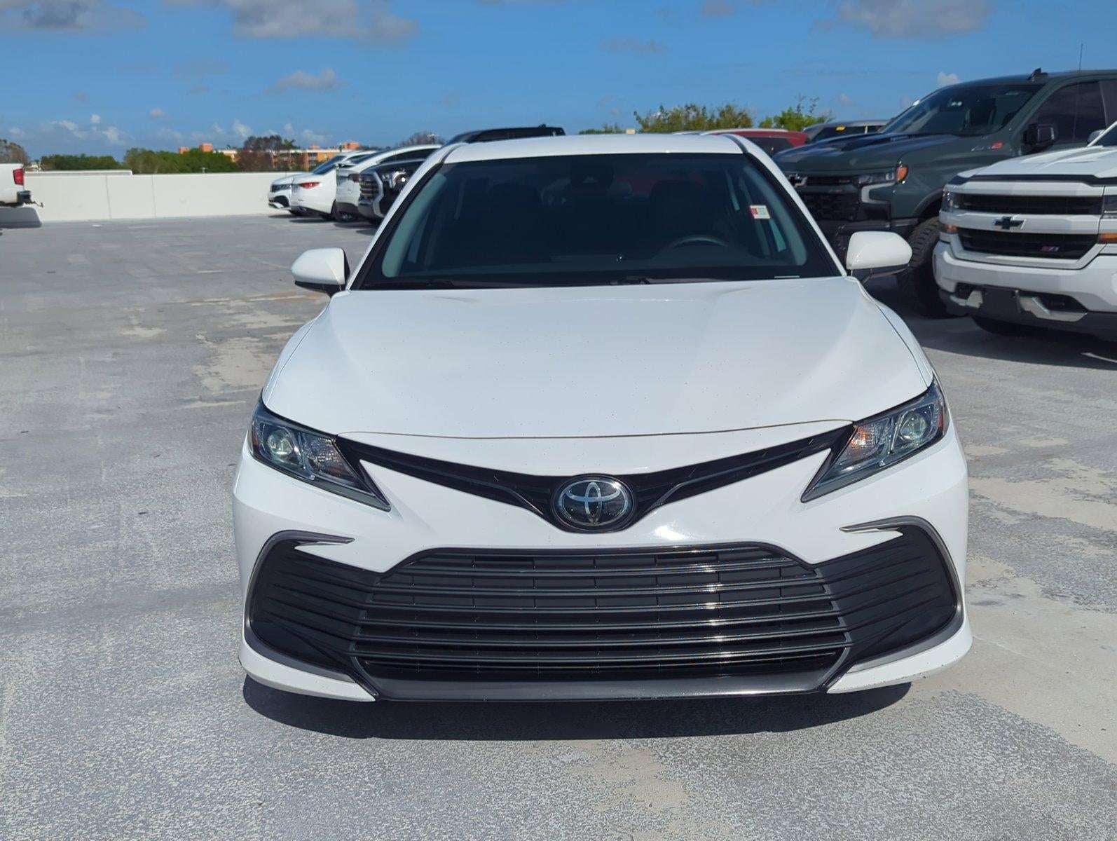2022 Toyota Camry LE Auto (SE)