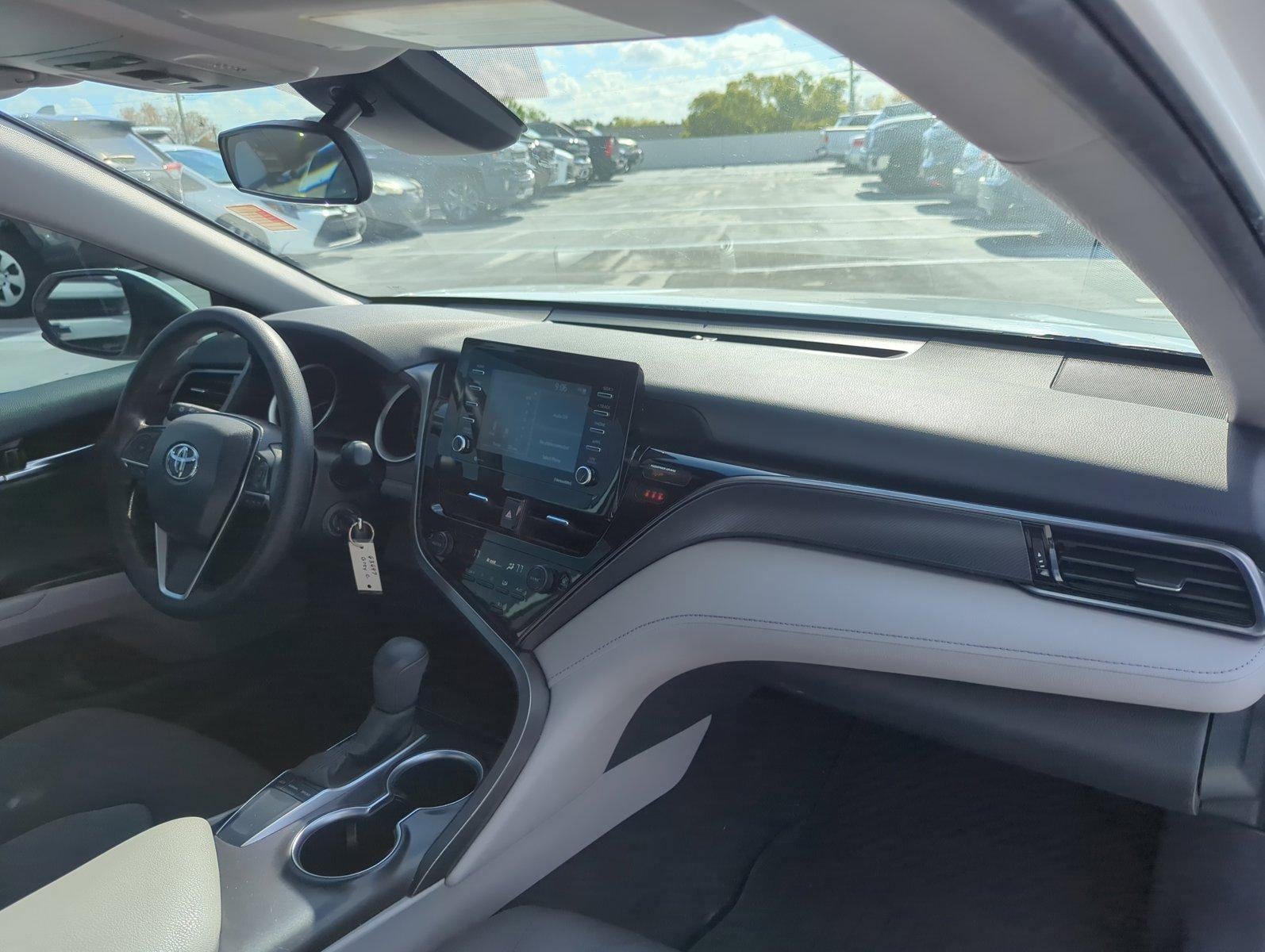 2022 Toyota Camry LE Auto (SE)