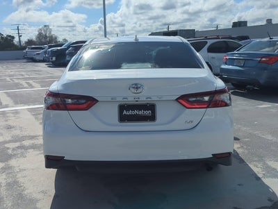 2022 Toyota Camry LE Auto (SE)