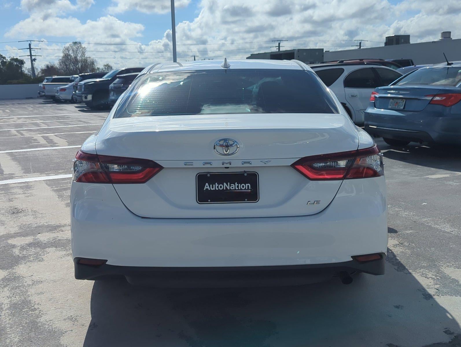 2022 Toyota Camry LE Auto (SE)