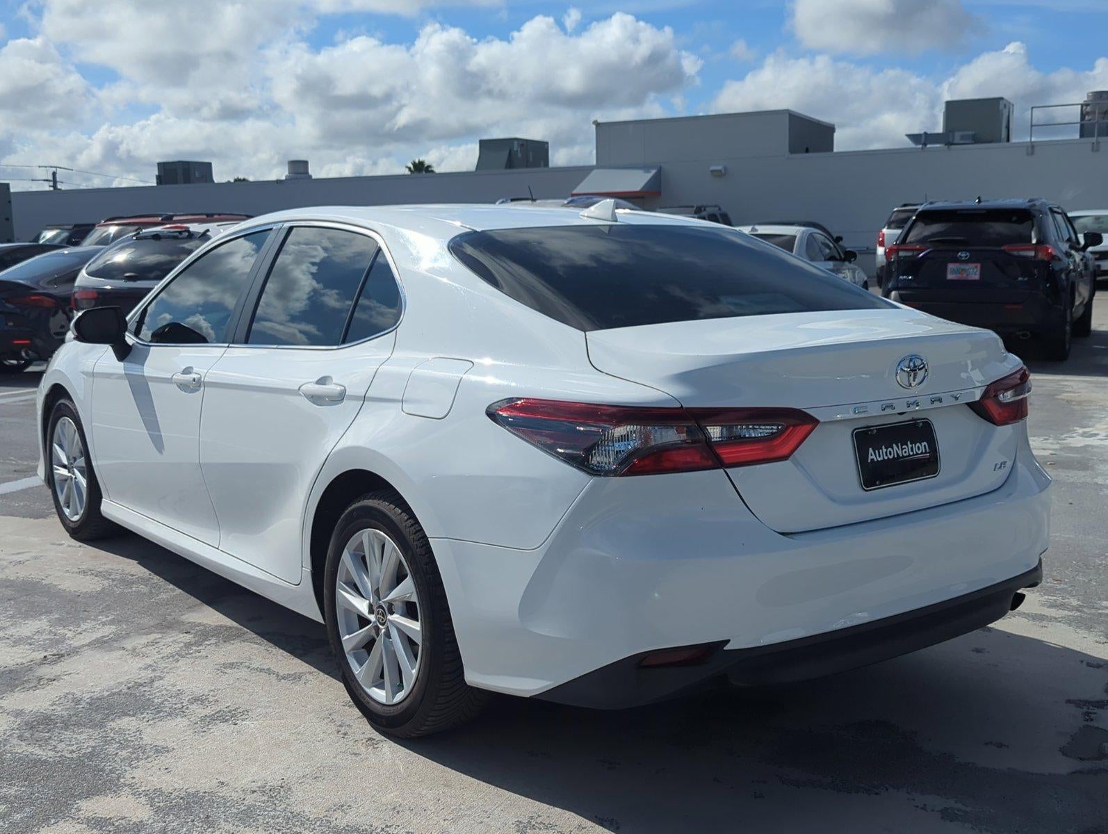 2022 Toyota Camry LE Auto (SE)