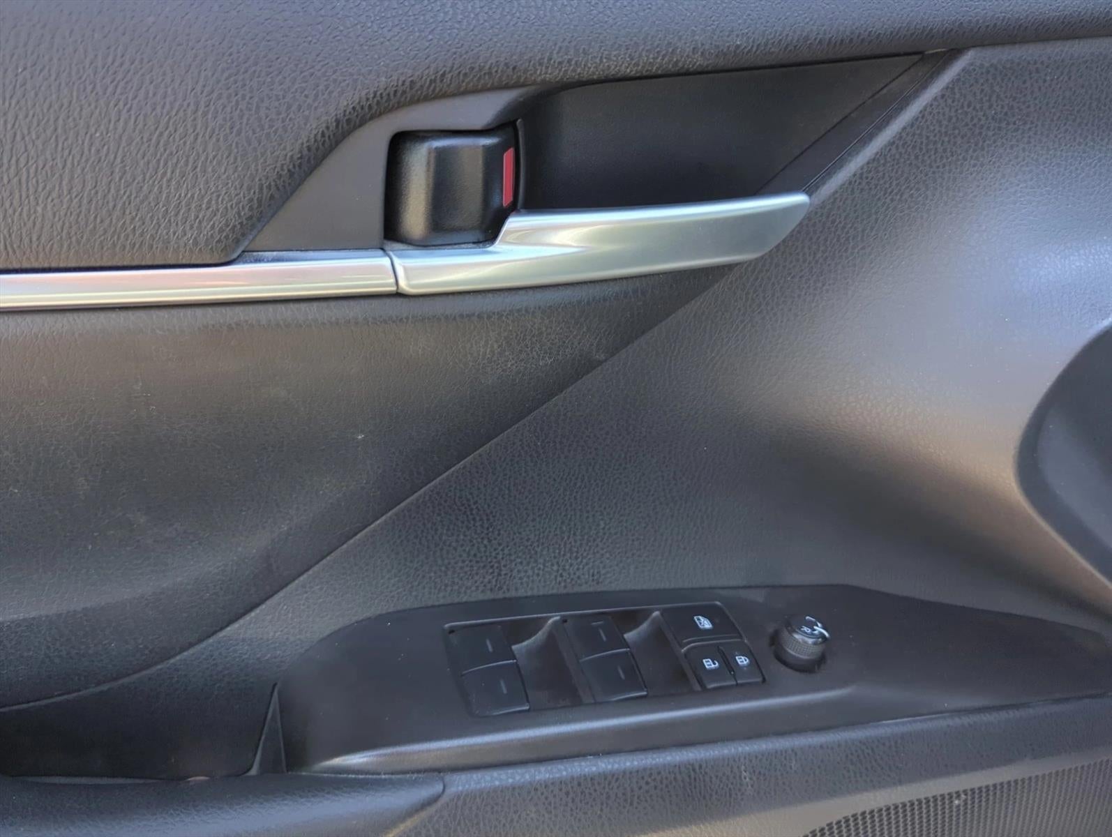 2024 Toyota Camry LE Auto (SE)