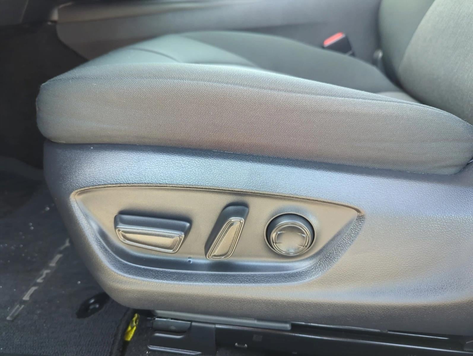 2024 Toyota Camry LE Auto (SE)