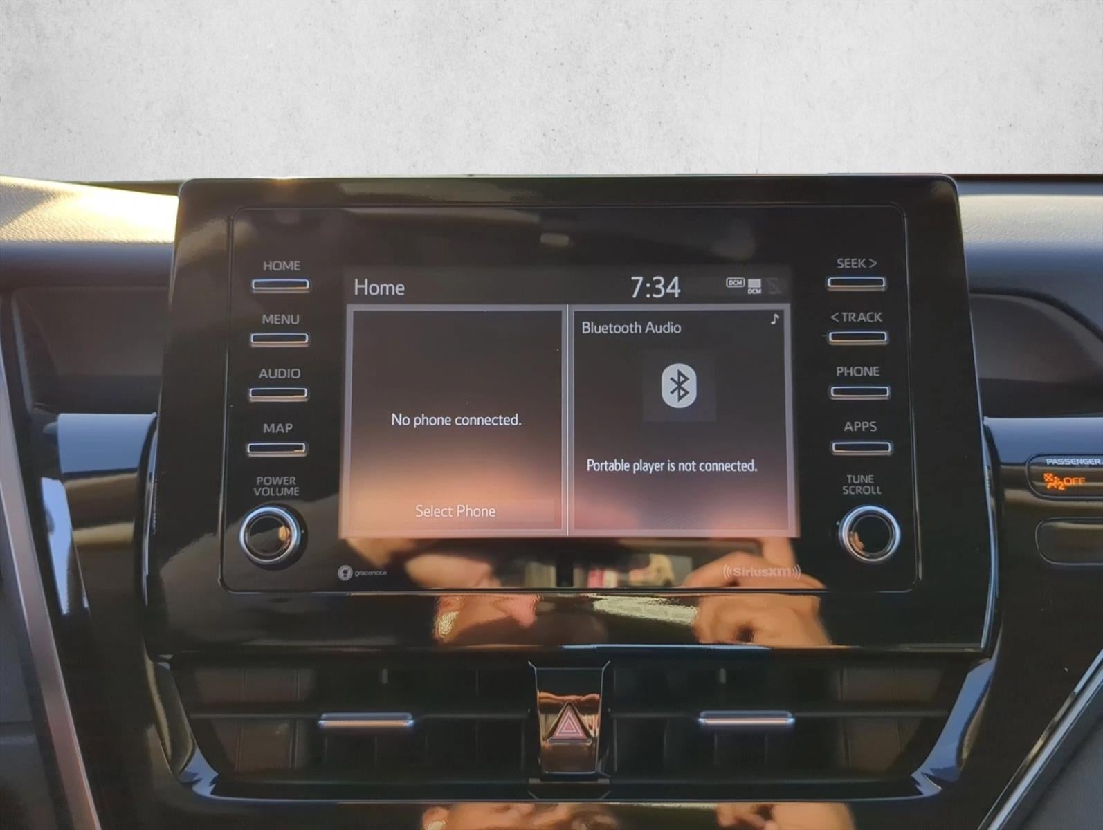 2024 Toyota Camry LE Auto (SE)