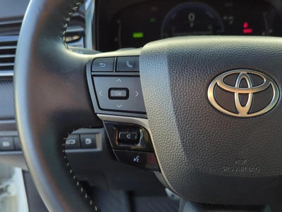 2025 Toyota Camry SE (Natl)