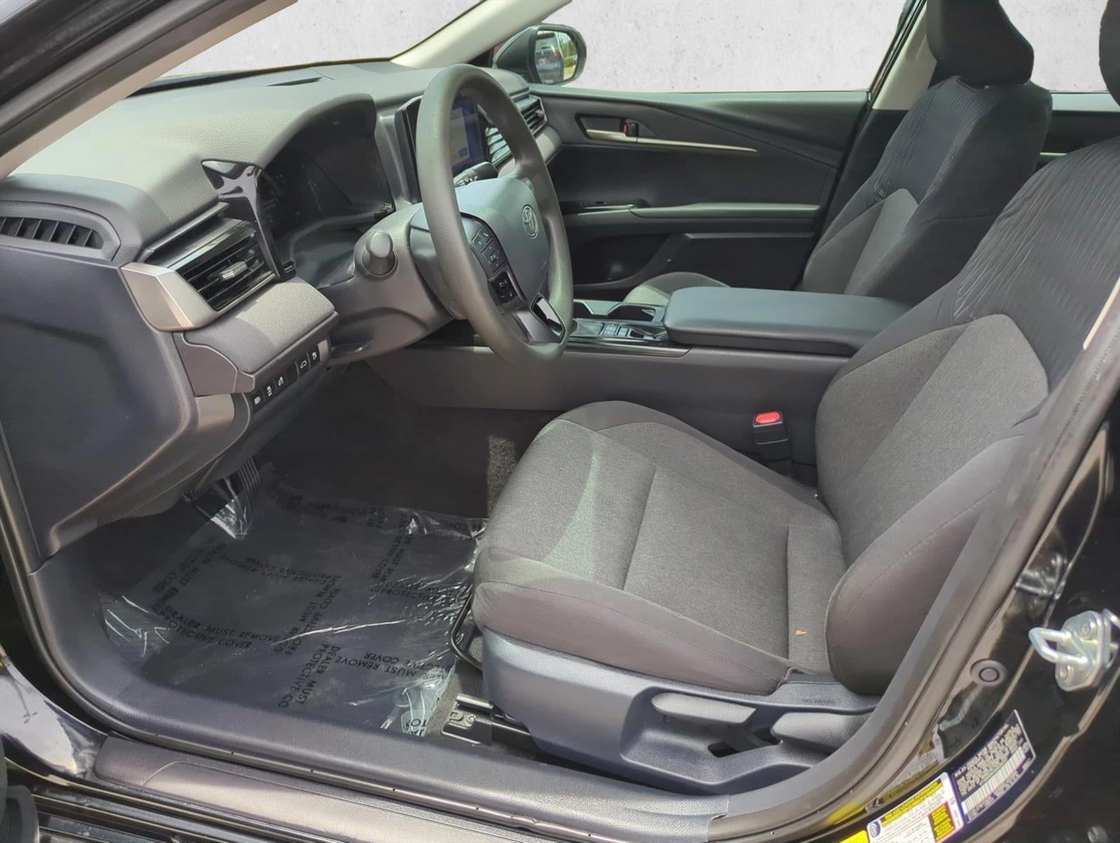 2025 Toyota Camry LE (Natl)