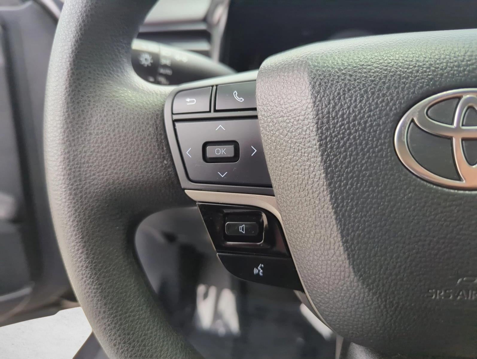 2025 Toyota Camry LE (Natl)