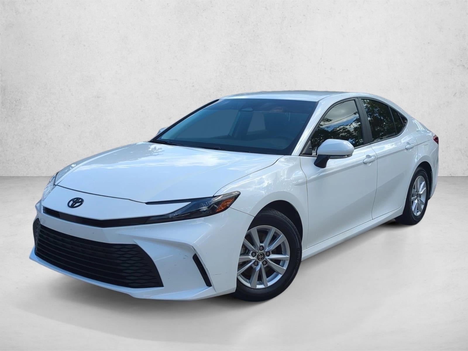 2025 Toyota Camry LE (SE)