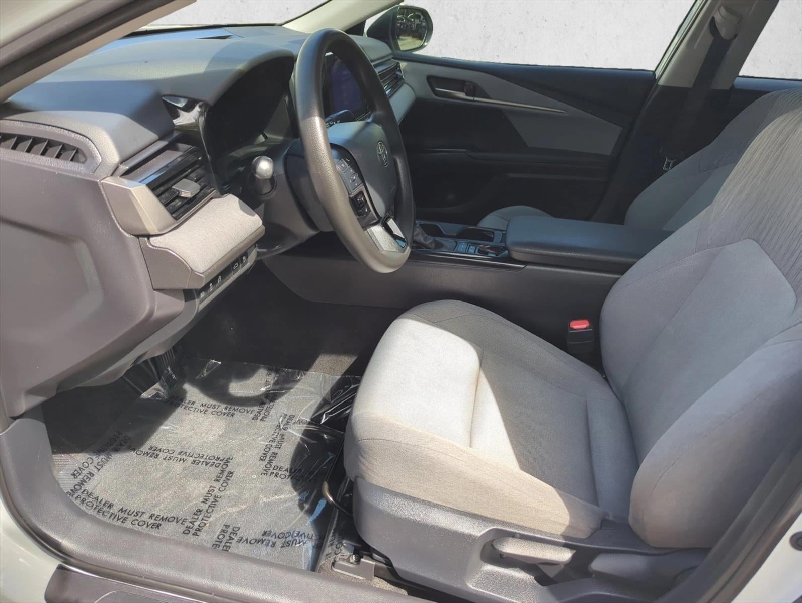 2025 Toyota Camry LE (SE)