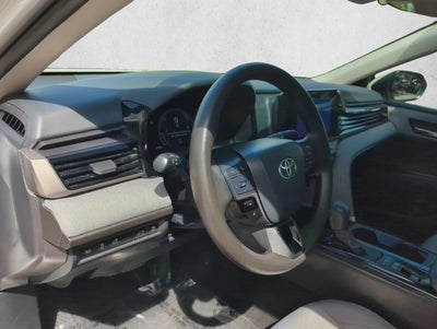2025 Toyota Camry LE (SE)