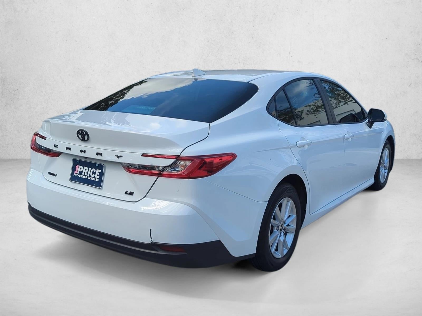 2025 Toyota Camry LE (SE)