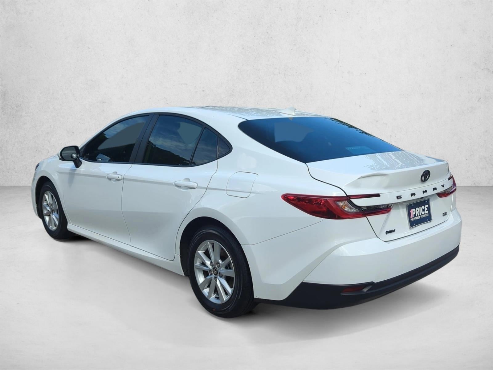2025 Toyota Camry LE (SE)