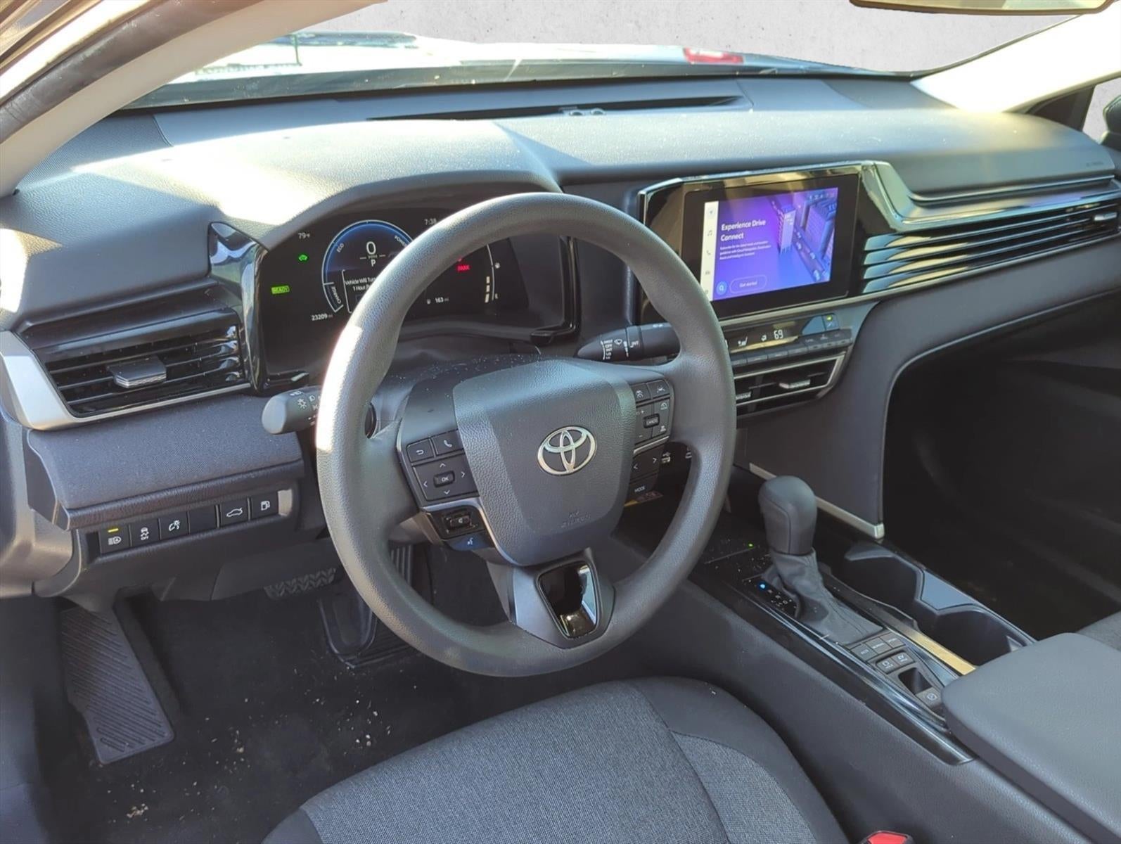 2025 Toyota Camry LE (Natl)
