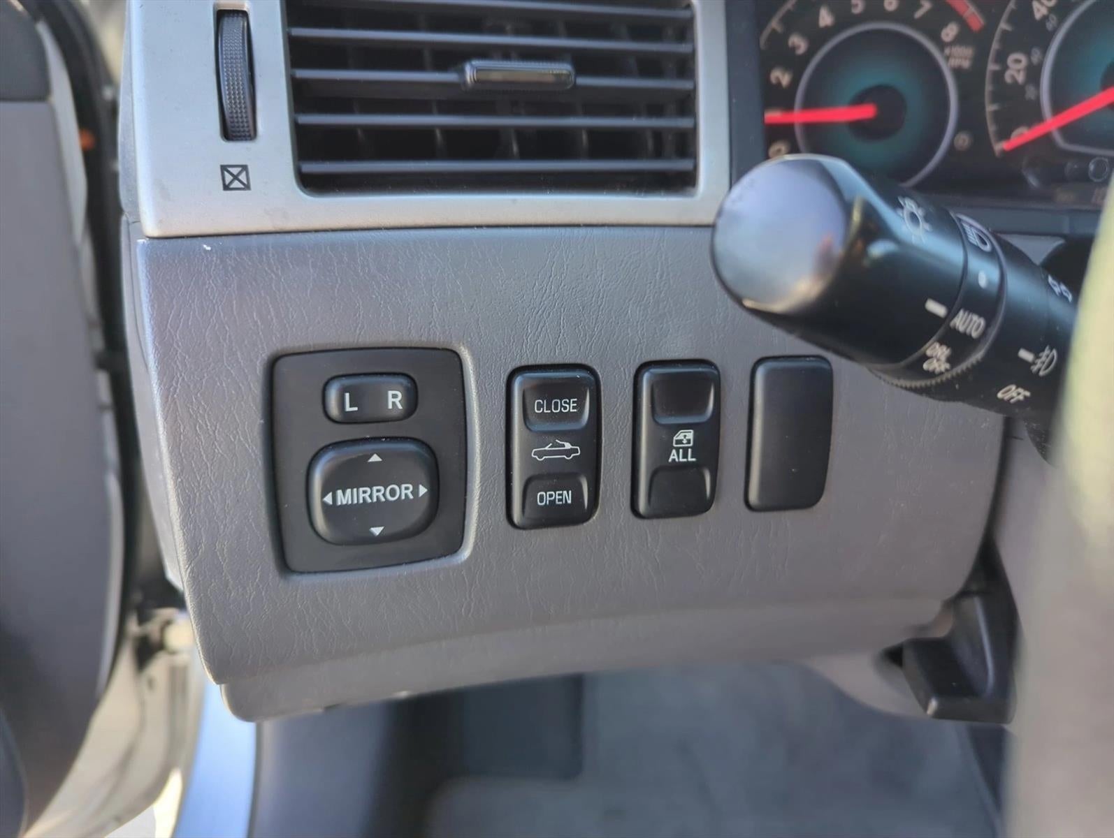 2007 Toyota Camry Solara 2dr Conv V6 Auto SE (Natl)