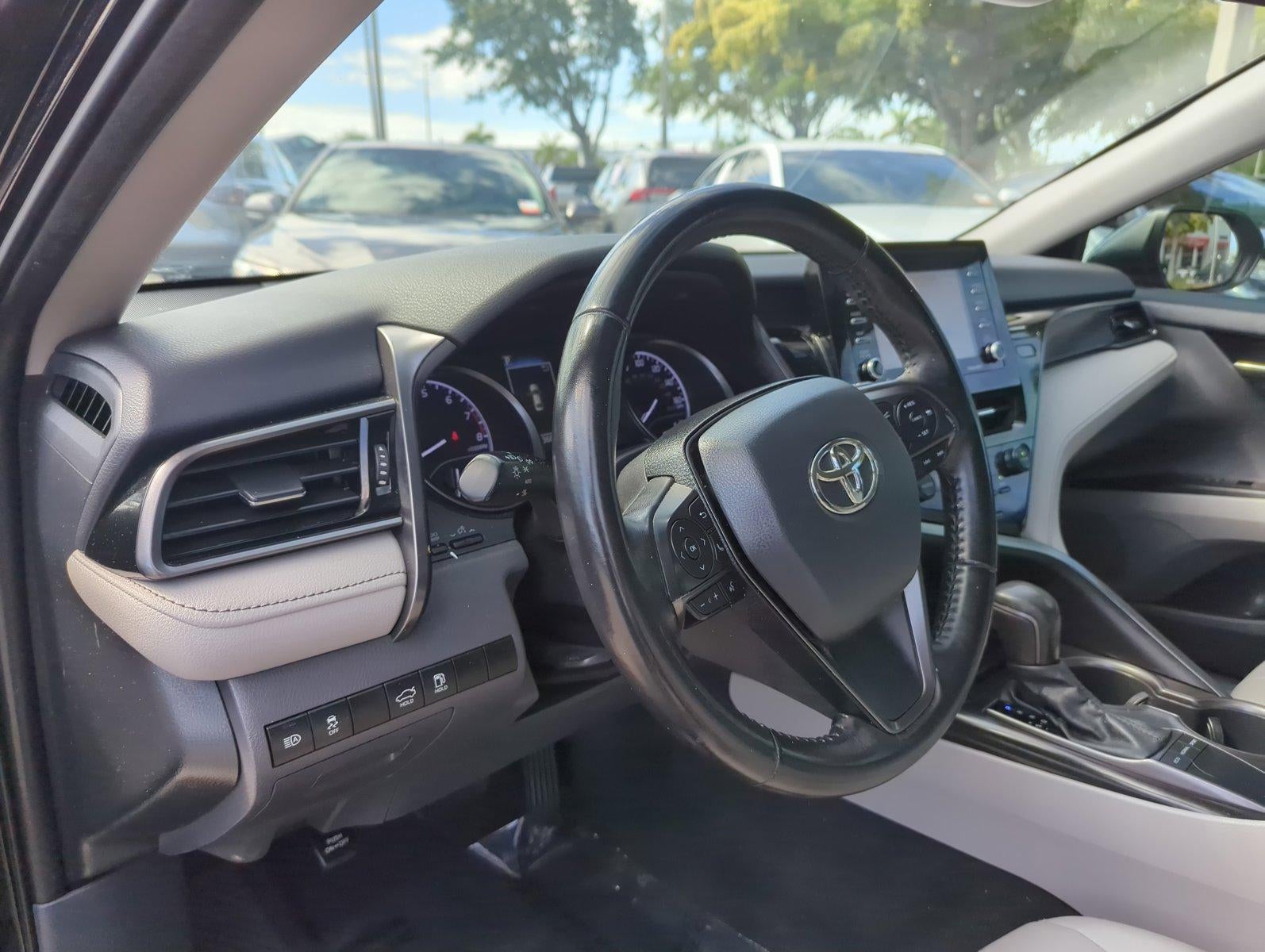 2022 Toyota Camry SE Auto (SE)