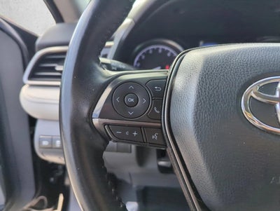 2022 Toyota Camry SE Auto (SE)