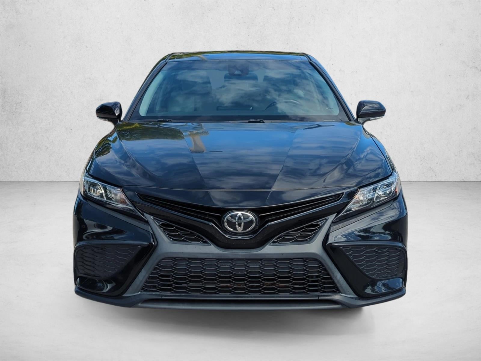 2022 Toyota Camry SE Auto (SE)