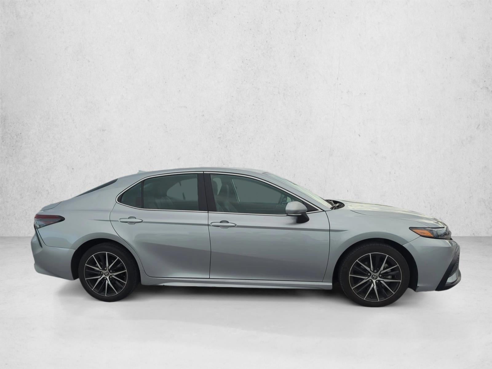 2023 Toyota Camry SE Auto (SE)