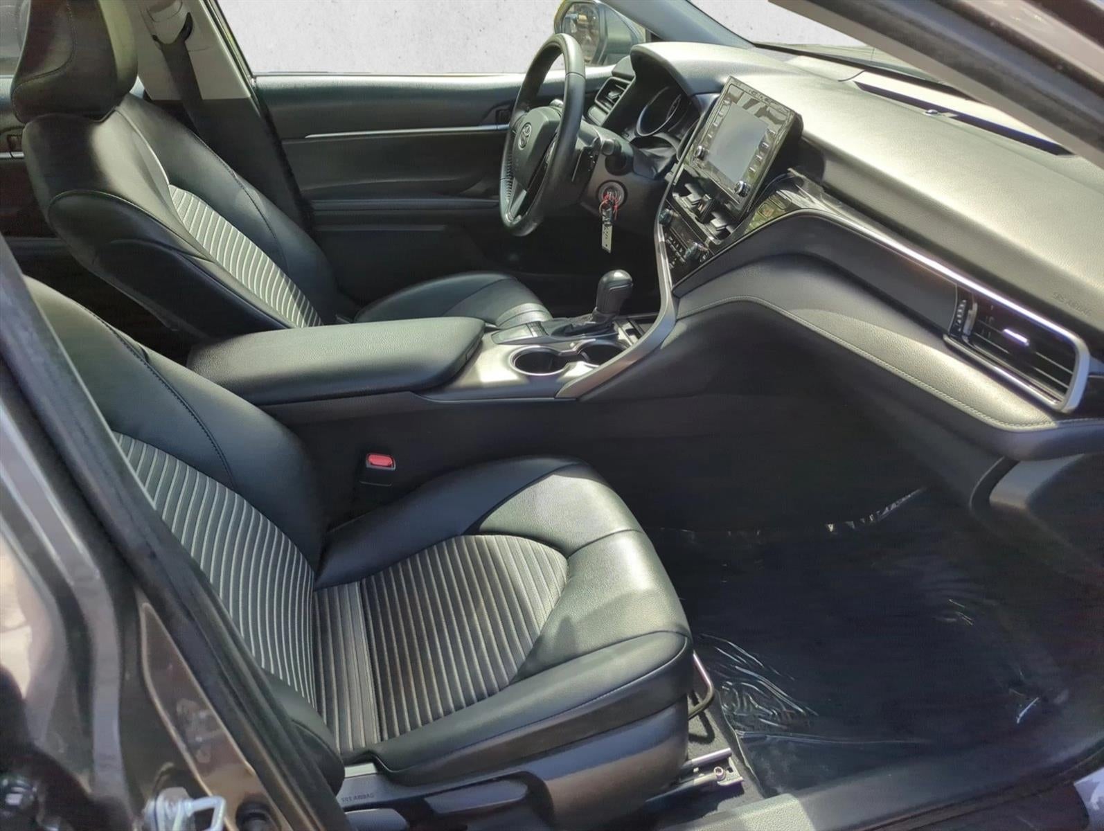 2023 Toyota Camry SE Auto (SE)