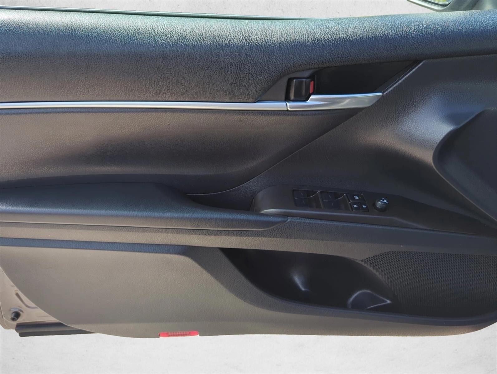 2023 Toyota Camry SE Auto (SE)