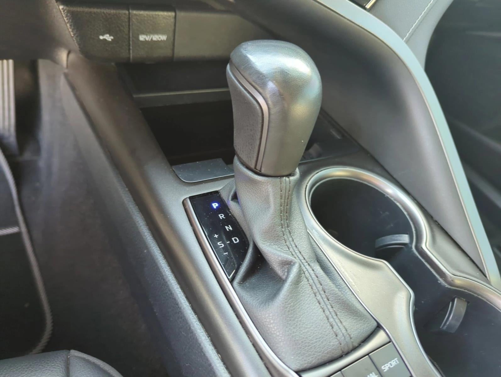 2023 Toyota Camry SE Auto (SE)