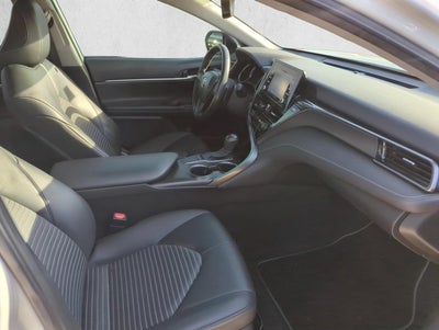 2023 Toyota Camry SE Auto (SE)