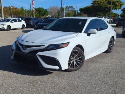 2024 Toyota Camry SE Auto (SE)