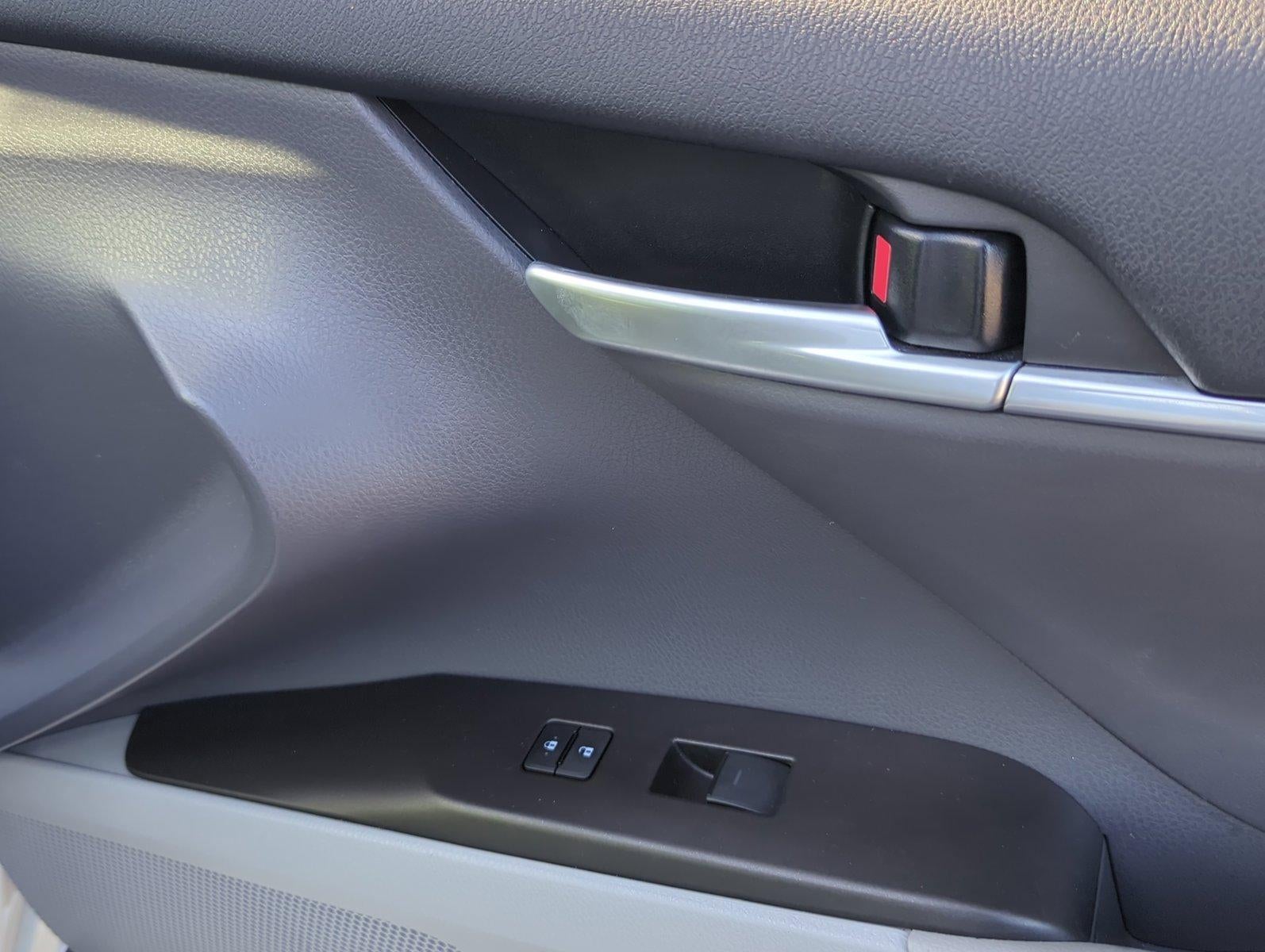 2024 Toyota Camry SE Auto (SE)