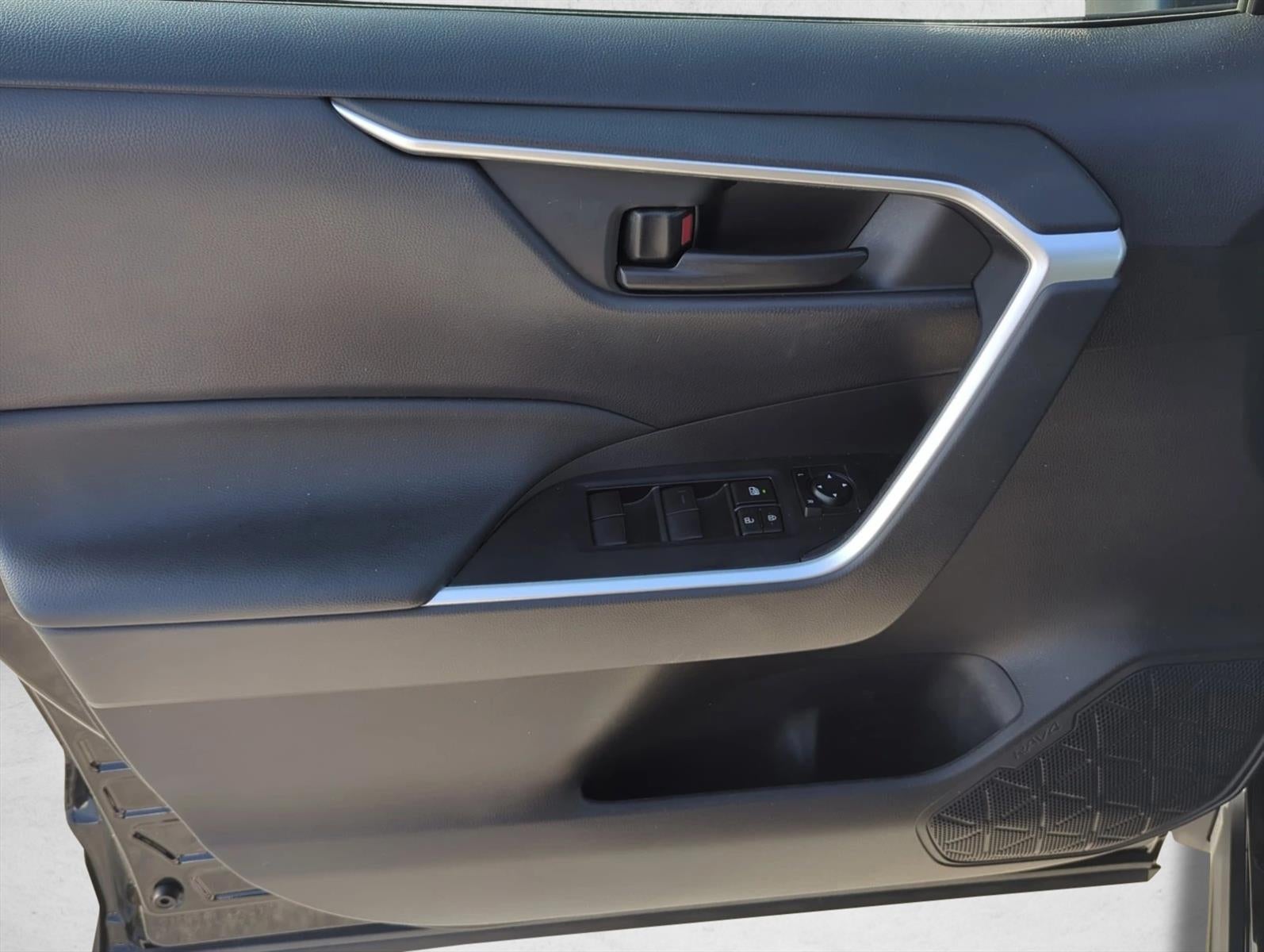 2023 Toyota RAV4 Hybrid LE AWD (Natl)