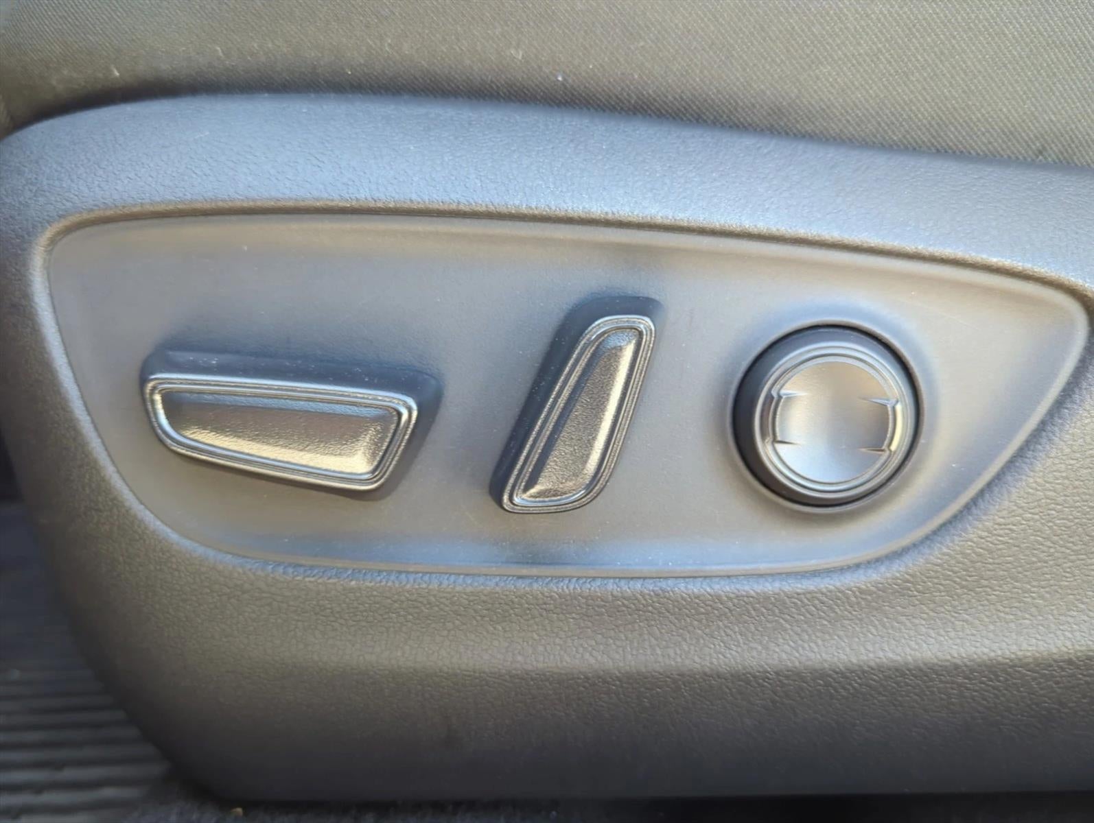 2023 Toyota RAV4 Hybrid XLE AWD (Natl)