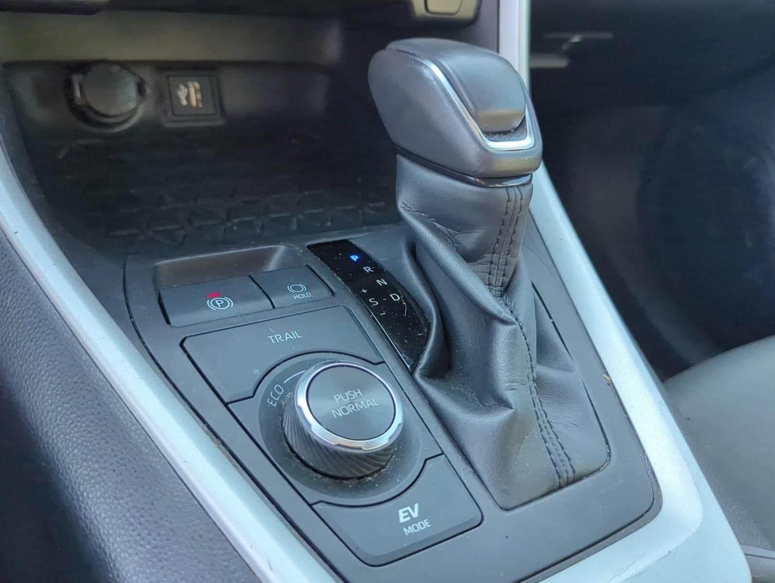 2023 Toyota RAV4 Hybrid SE AWD (Natl)