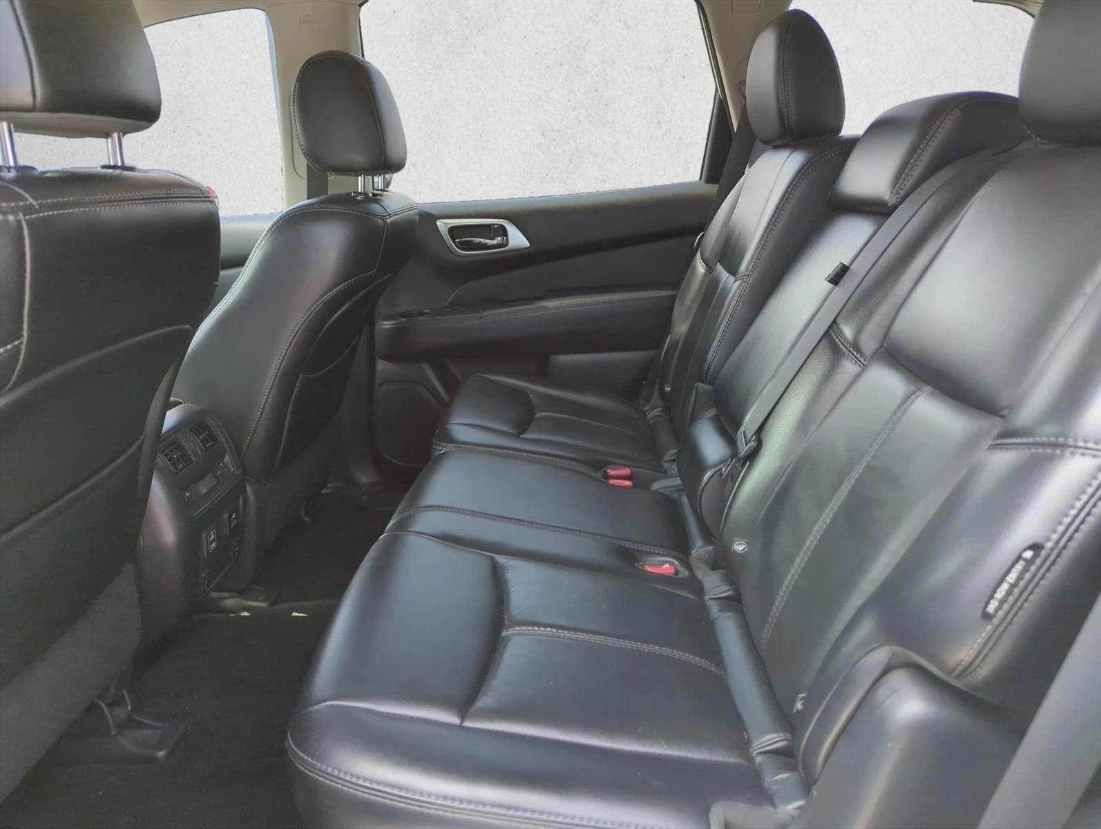 2018 Nissan Pathfinder FWD SL