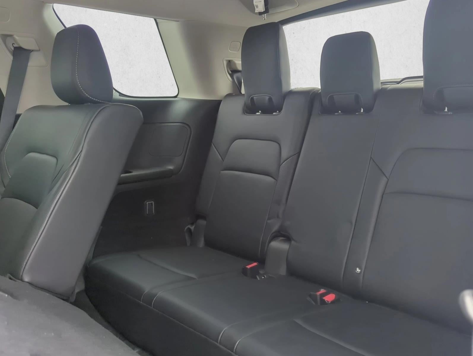 2022 Nissan Pathfinder SL 2WD