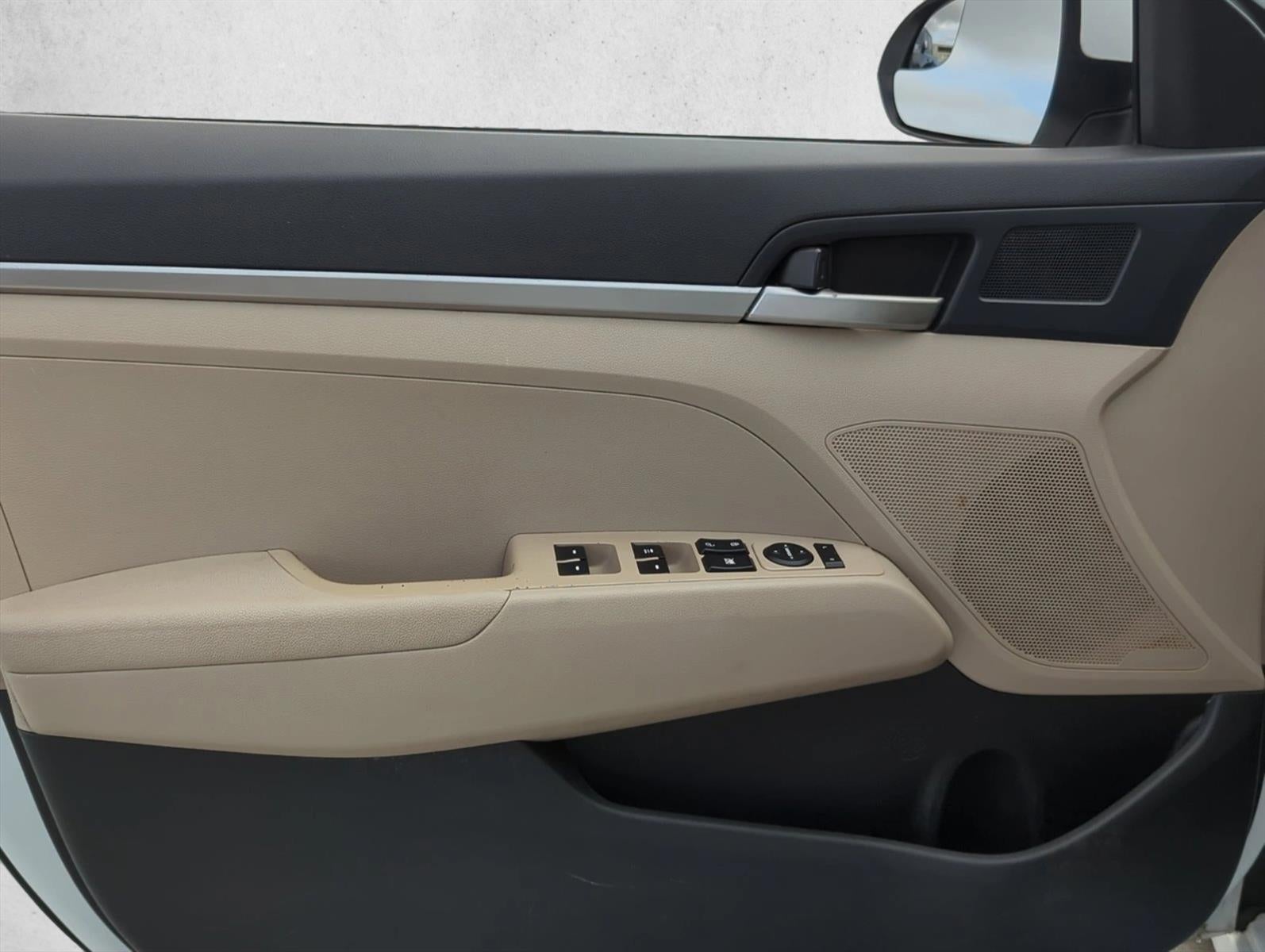 2020 Hyundai ELANTRA SE IVT