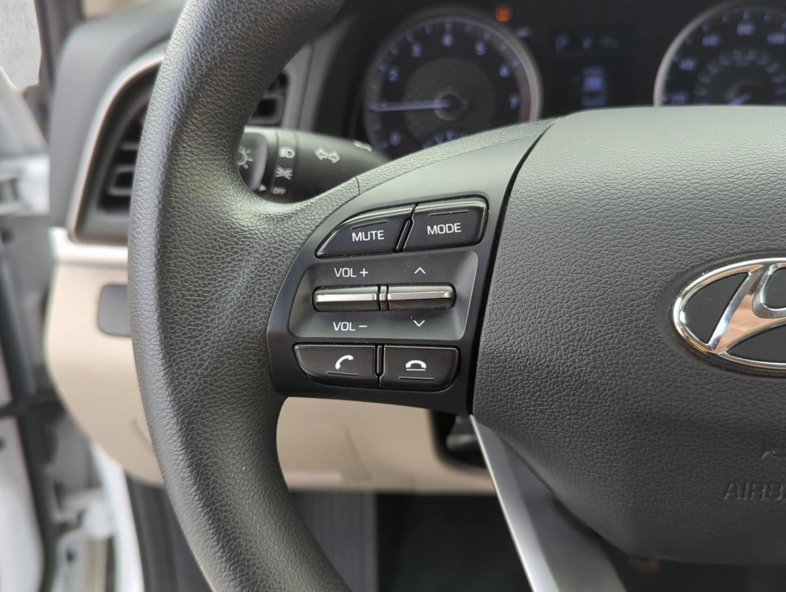 2020 Hyundai ELANTRA SE IVT