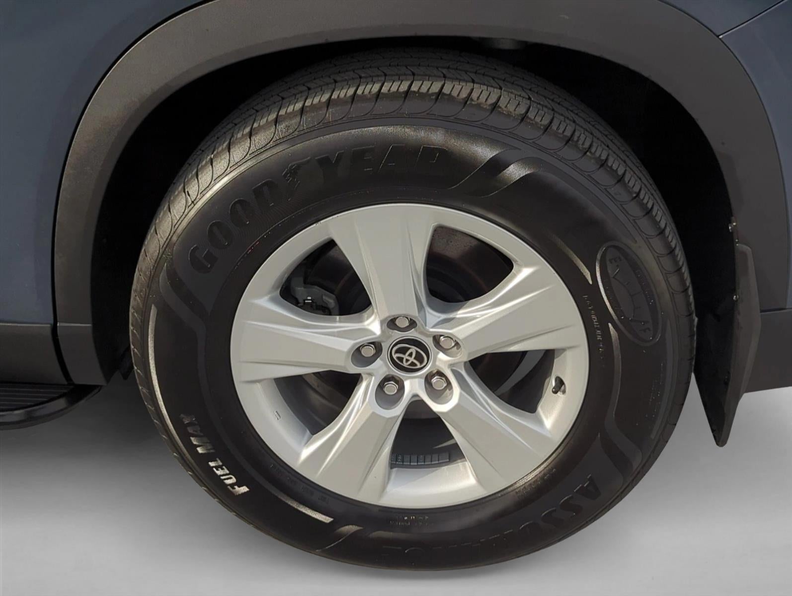 2025 Toyota Grand Highlander Hybrid LE AWD (Natl)