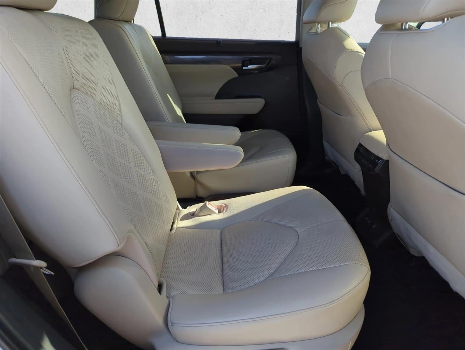 2021 Toyota Highlander Hybrid Platinum FWD (Natl)