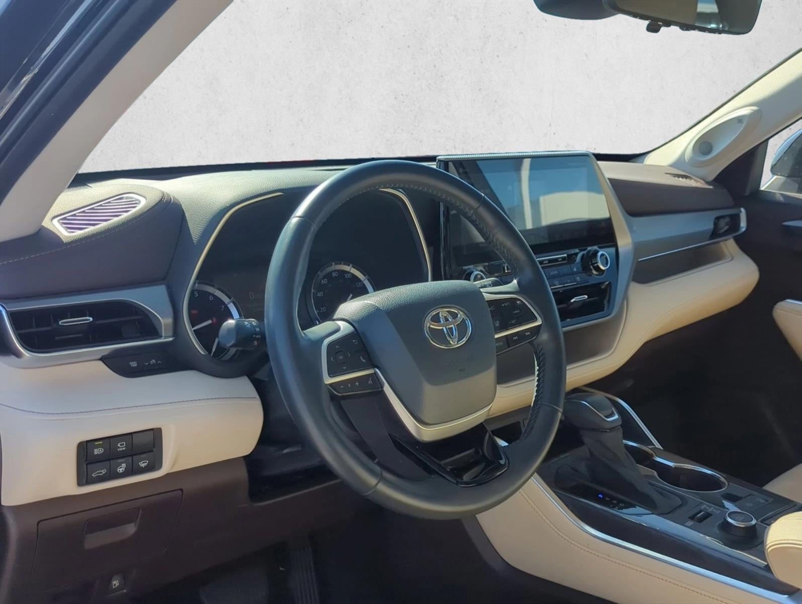 2022 Toyota Highlander Platinum AWD (Natl)