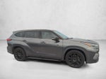 2022 Toyota Highlander XLE FWD (Natl)
